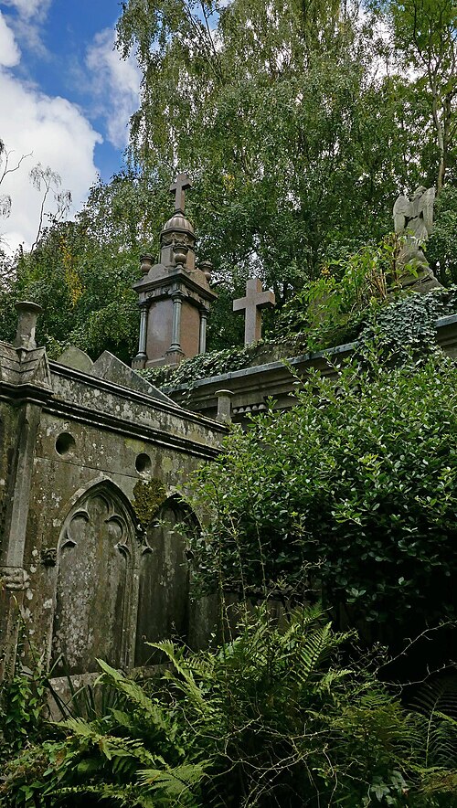 Highgate geniem loci nešetří.