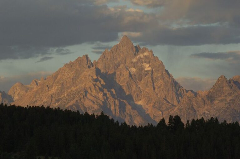 Yellowstonský národní park vypadá na první pohled docela nevinně. Číhá v něm nebezpečí? Foto: Národní archiv v College Parku – Statické fotografie, Identifikátor DPLA: 6159cafadb0f4a8965173dfe2fa53482/Creative Commons/Public Domain