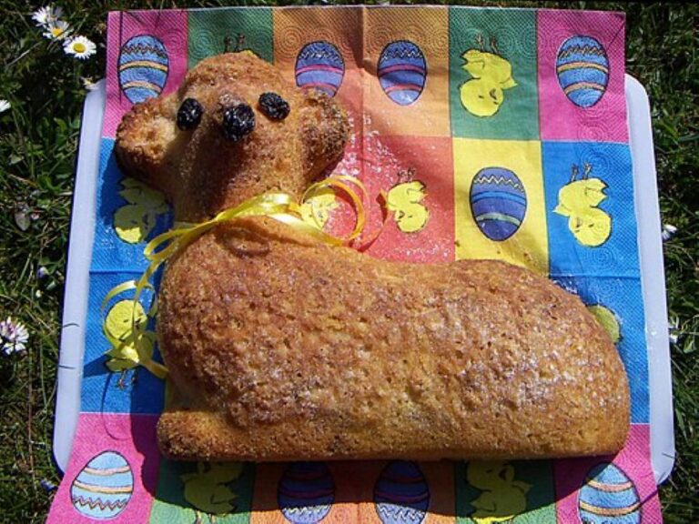 Velikonoce, to není jenom beránek. Symboly tohoto svátku mají i spoustu jiných podob. Foto: Czeva/Creative Commons/Public Domain