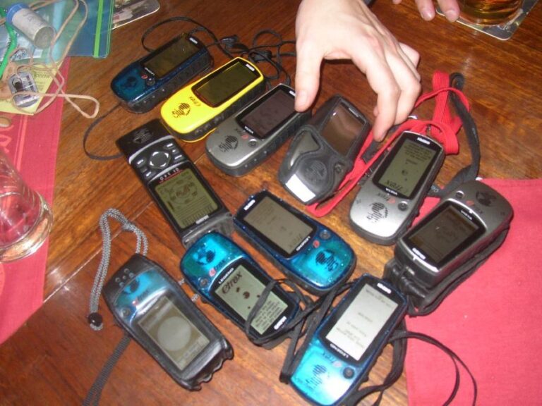 Navigační turistické počítače, které mají integrovaný přijímač GPS. Foto: No machine-readable author provided. Miaow Miaow assumed (based on copyright claims)/Creative Commons/Public Domain