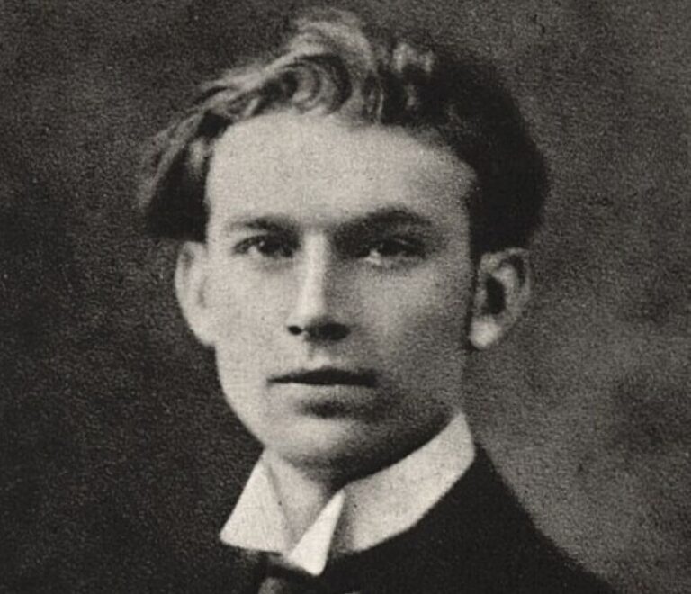 Jiří Wolker na maturitní fotografii v roce 1919. Foto: Neznámý autor/Creative Commons/Public Domain
