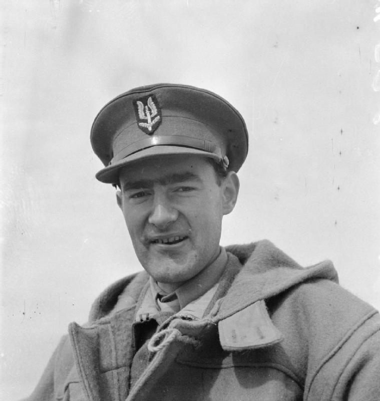 První velitel SAS David Stirling. Nebojí se ani nemožných útoků, ani kreativních podřízených.