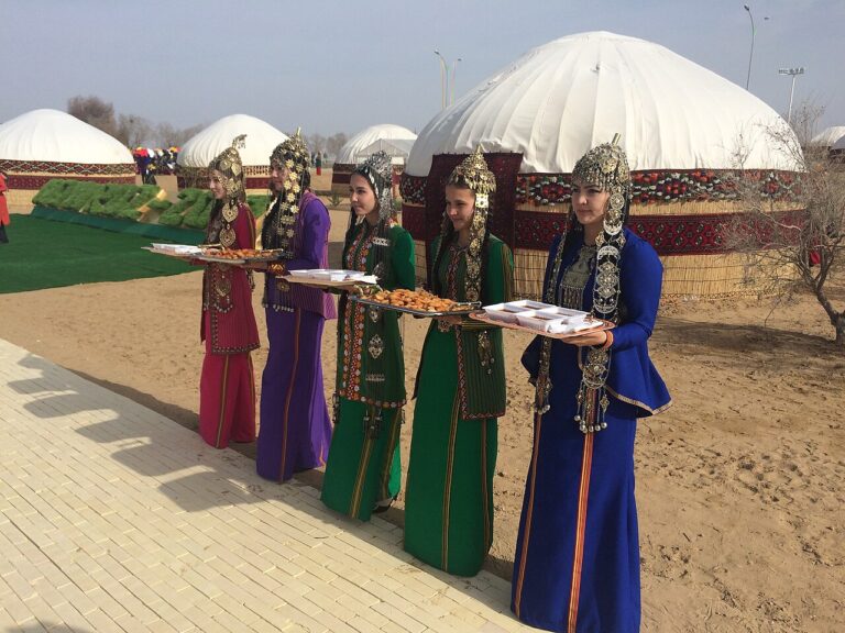Turkmenské dívky během svátku