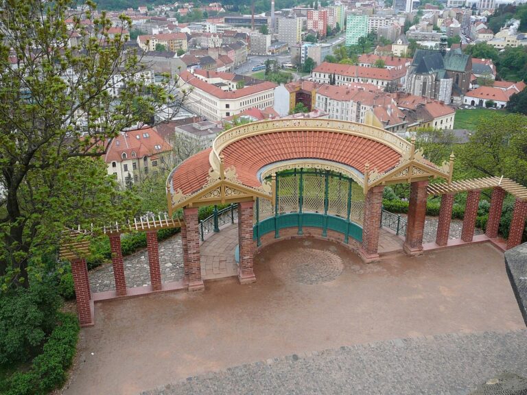 Ze Špilberku je dokonalý vyhlídka na město.