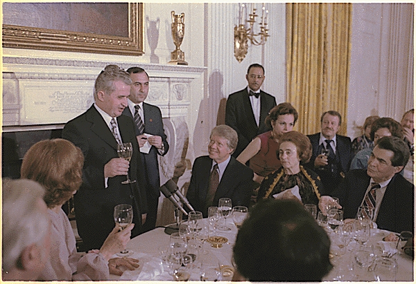 Ceaușescu a americký prezident Jimmy Carter během návštěvy Washington, v roce 1978.