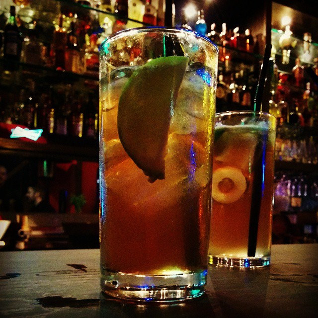 Long Island Iced Tea. Jeho počátky jsou v mlze.