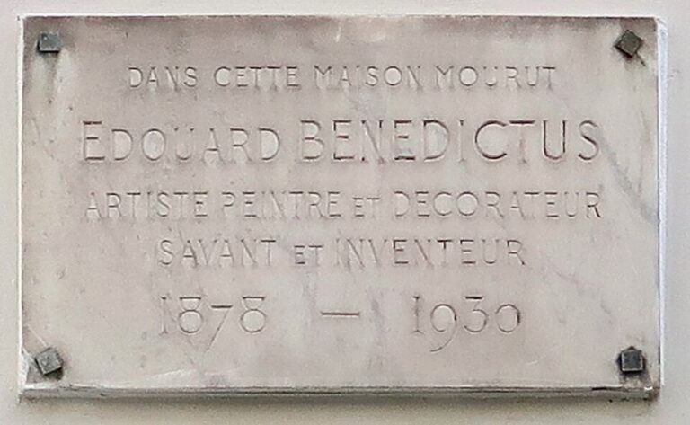 Pamětní deska jako pocta Édouardu Bénédictovi v 73 rue des Vignes (Paříž 16.) Foto: Celette/Creative Commons/CC BY-SA 4.0