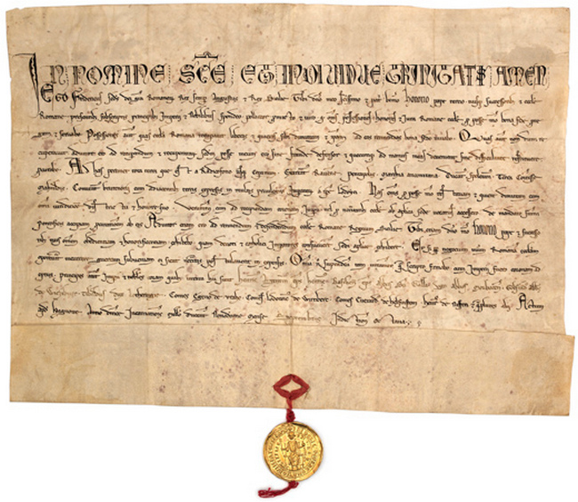 Uvnitř archivu jsou tisíce dokumentů mapující historii církve. Tu známou historii i tu tajnou.