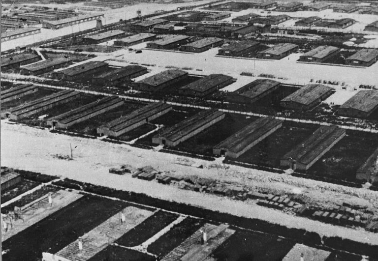 Majdanek byl německý nacistický koncentrační a vyhlazovací tábor na předměstí Lublinu. Autor v něm PRÝ byl.