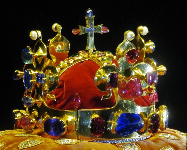 Také Karel IV. chce na svou korunu Rubín, i když se mu to úplně nepovede