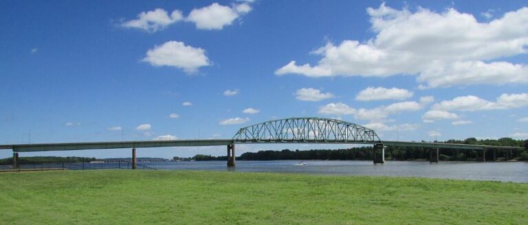 Řeka Mississippi u Muscatine v americké Iowě se stala zdrojem mušlí pro výrobu knoflíků. Foto: Chris Light/ Creative Commons/CC BY-SA 4.0