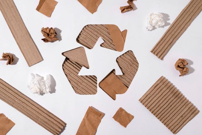 Vlnitá lepenka se skvělým obalovým a také recyklovatelným materiálem. Foto: Magnific