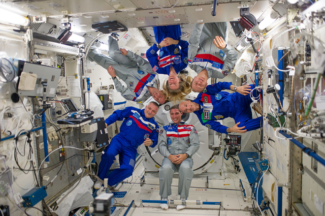 ISS je jedním z příkladů úspěšné mezinárodní spolupráce.