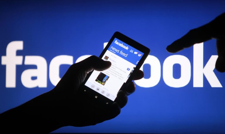 Nejrozšířenější sociální sítí současnosti je stále Facebook.