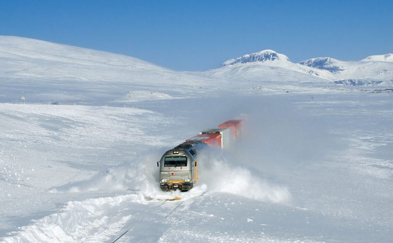 Sníh dokáže specifickým způsobem zasáhnout i do dopravy.