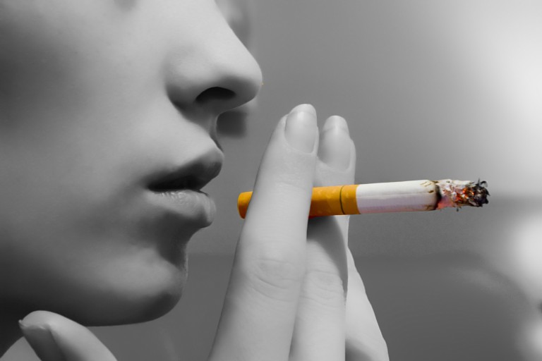 Ačkoli se to s oblibou říká, když přestanete kouřit, samo o sobě to přibírání nezpůsobí.