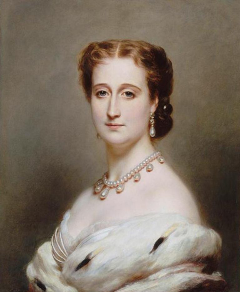 Francouzská císařovna Evženie je mnohem větší parádnice než Viktorie.
