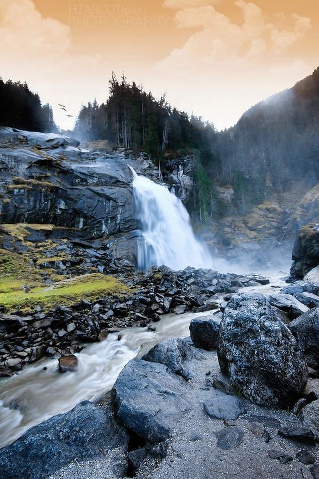 Druhé nejvyšší vodopády v Evropě máme, coby kamenem dohodil. Nachází se totiž v Rakousku.