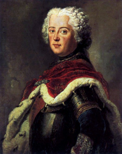 Pruský král Fridrich II. svou ženu záměrně přehlíží. 