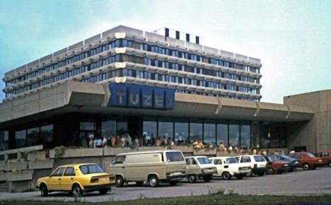 Administrativní budova PZO Koospol, prodejna Tuzex