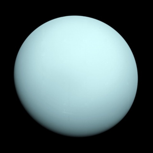 Den na Uranu trvá 17 hodin 14 minut.