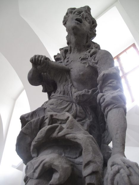 Zpodobnění Zoufalství v rámci cyklu Neřestí vytvoří pro hraběte sochař Matyáš Bernard Braun.